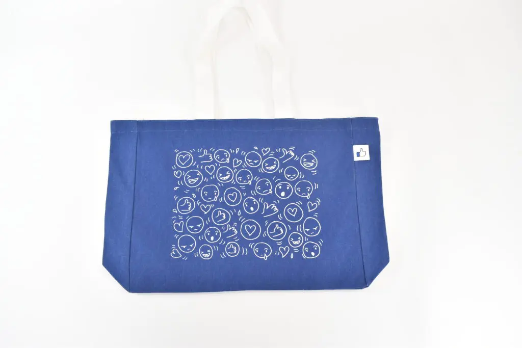 Large shopper with contrast handles
