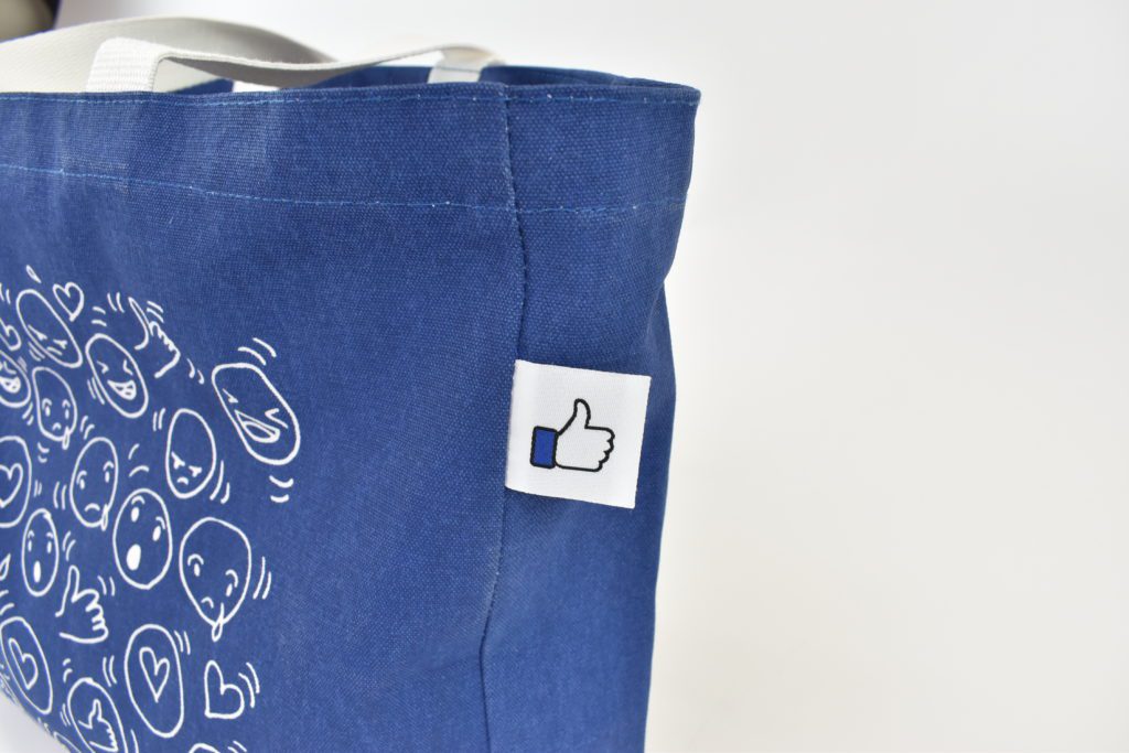 Large shopper with contrast handles